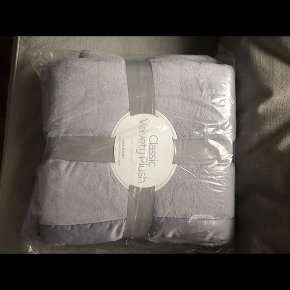 3 King Sized blankets - Picture 4 of 4